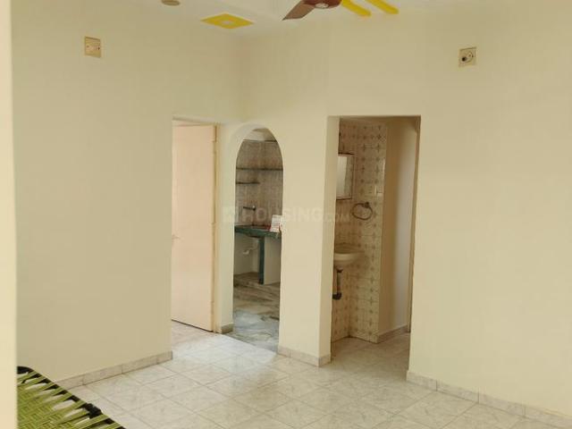 1 BHK Apartment in Maninagar for rent Ahmedabad. The reference number is 21276403