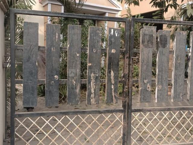 1 BHK Apartment in Miraj for rent Sangli. The reference number is 12040774