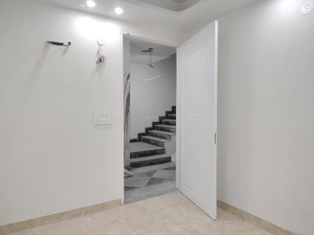 1 BHK Apartment in Neb Sarai for resale New Delhi. The reference number is 19418009