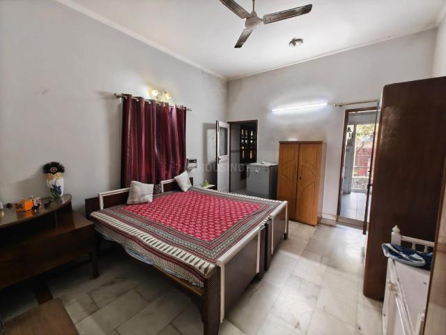 1 BHK Apartment in Nizamuddin East for rent New Delhi. The reference number is 19439867