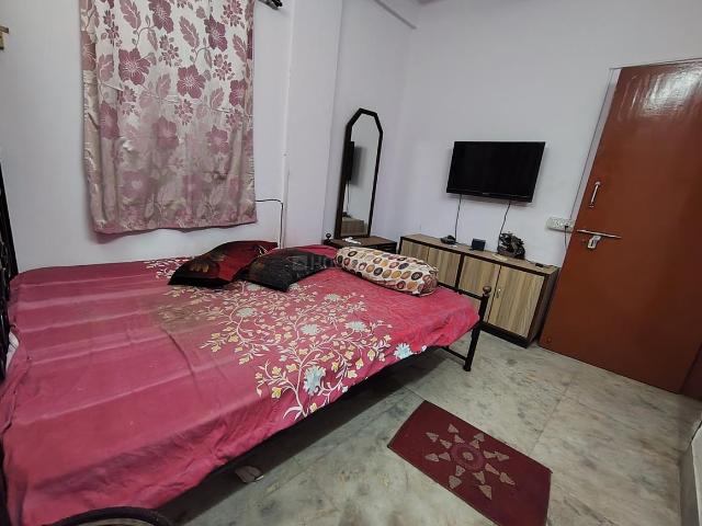 1 BHK Apartment in Santoshpur for resale Kolkata. The reference number is 21016912