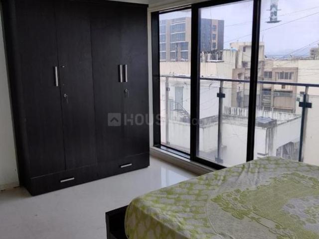 1 BHK Apartment in Santacruz West for rent Mumbai. The reference number is 21015297