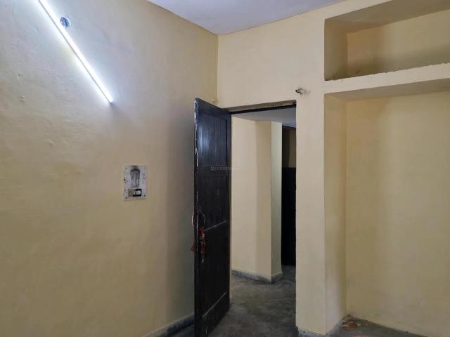 1 BHK Apartment in Sector 14 Dwarka for rent New Delhi. The reference number is 19930462