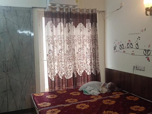 1 BHK Apartment in Sector 168 for rent Noida. The reference number is 18864946
