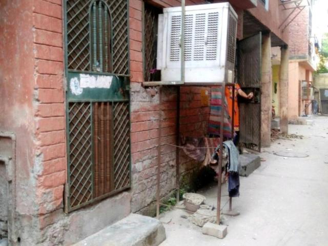 1 BHK Apartment in Sector 17 Rohini for resale New Delhi. The reference number is 10716471