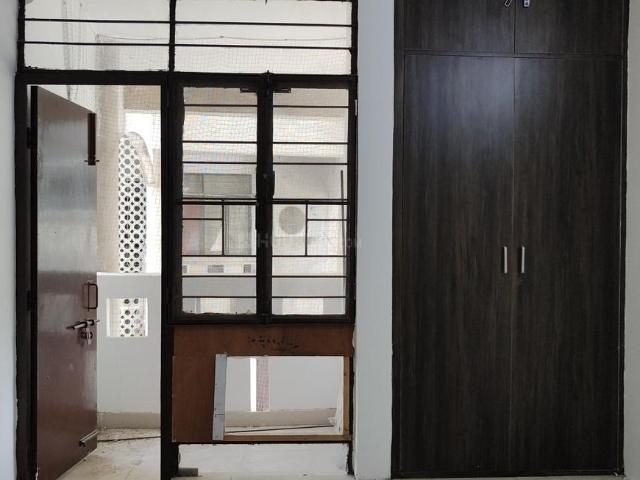 1 BHK Apartment in Sector 18 Dwarka for resale New Delhi. The reference number is 20518630