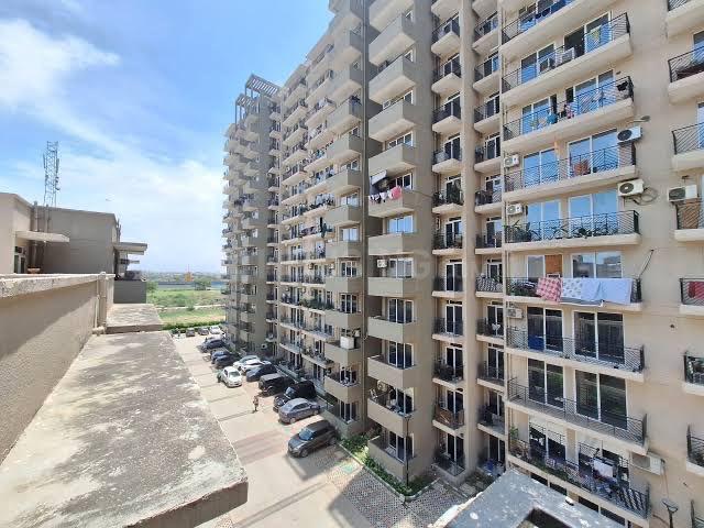 1 BHK Apartment in Sector 103 for resale Gurgaon. The reference number is 19698024