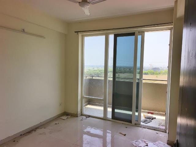 1 BHK Apartment in Sector 103 for resale Gurgaon. The reference number is 20352036
