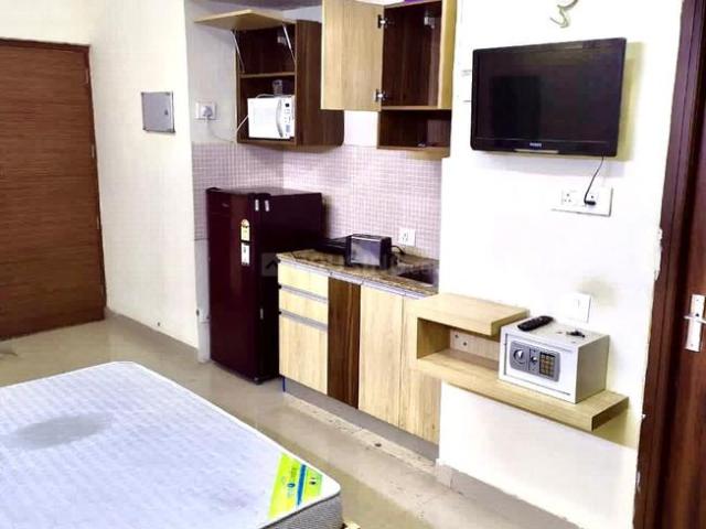 1 BHK Apartment in Sector 137 for rent Noida. The reference number is 18801811