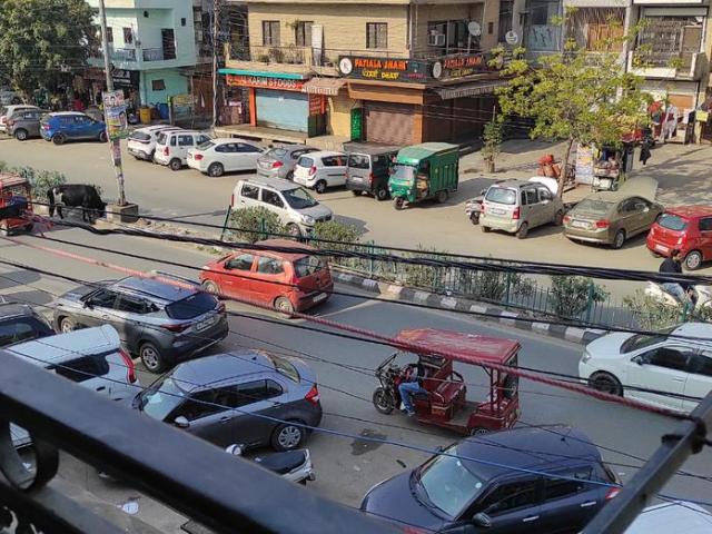1 BHK Apartment in Sector 2 Rohini for resale New Delhi. The reference number is 15249138