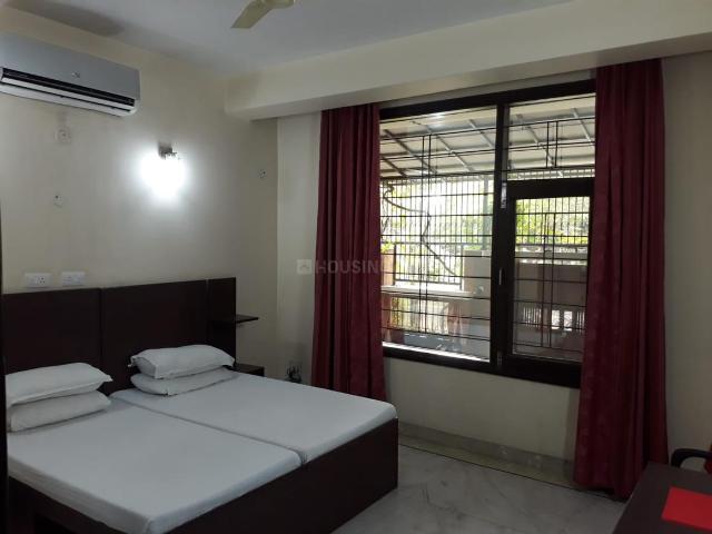 1 BHK Apartment in Sector 40 for rent Noida. The reference number is 21131276