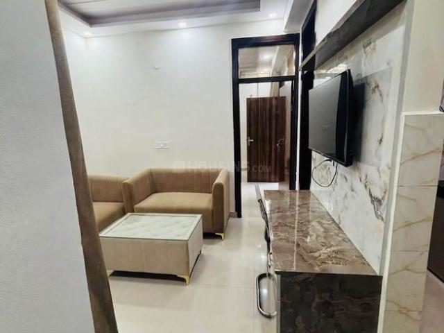 1 BHK Apartment in Sector 62 for rent Noida. The reference number is 21106363