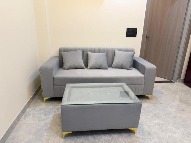 1 BHK Apartment in Sector 62 for rent Noida. The reference number is 21117857