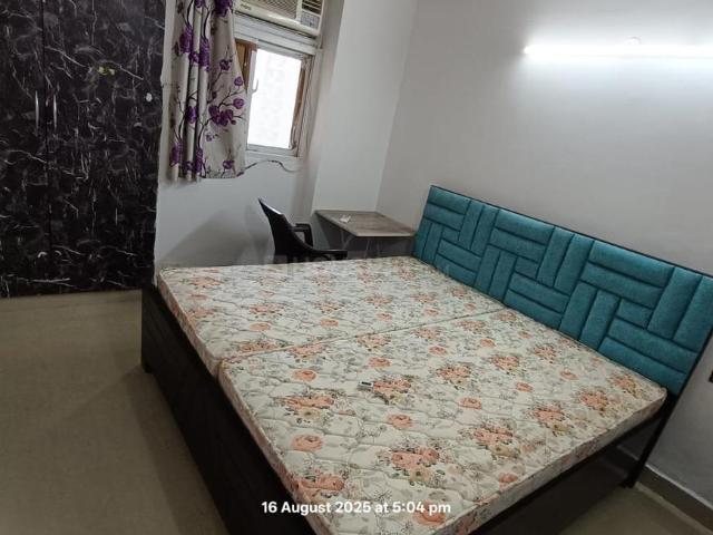 1 BHK Apartment in Sector 76 for rent Noida. The reference number is 21202189