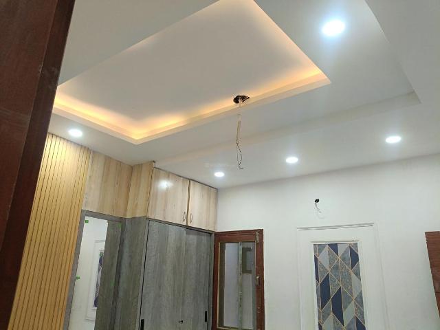 1 BHK Apartment in Sector 73 for resale Noida. The reference number is 19462727