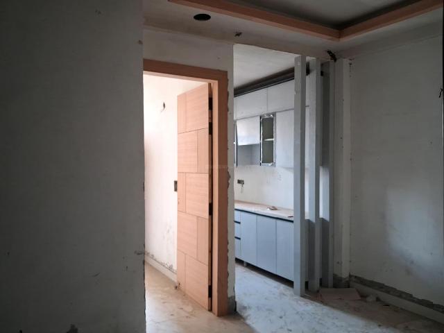 1 BHK Apartment in Sector 73 for resale Noida. The reference number is 20195211