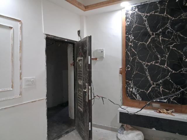 1 BHK Apartment in Sector 73 for resale Noida. The reference number is 21016502