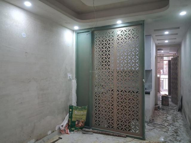 1 BHK Apartment in Sector 89 for resale Noida. The reference number is 18580315