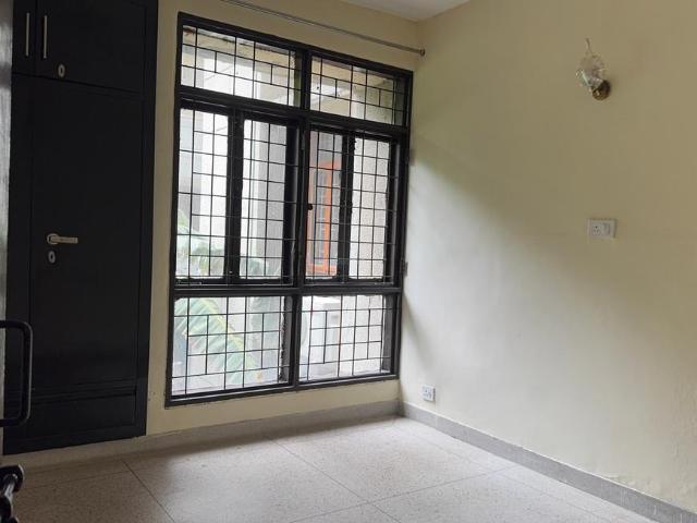 1 BHK Apartment in Sector 82 for rent Noida. The reference number is 20593702