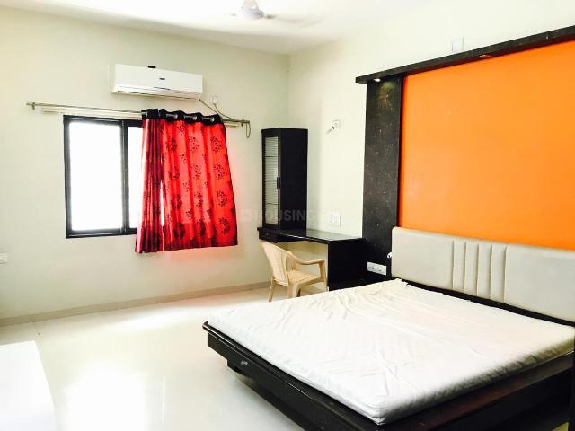 1 BHK Apartment in Shyamal for rent Ahmedabad. The reference number is 18737649