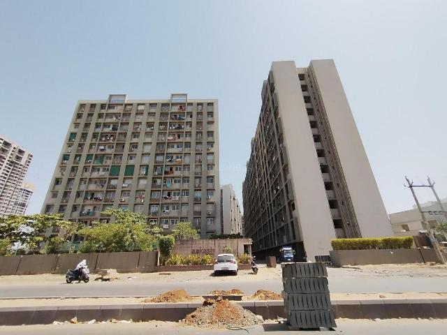 1 BHK Apartment in Shela for resale Ahmedabad. The reference number is 21108673