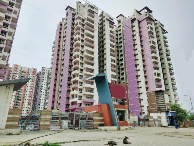 1 BHK Apartment in Siddharth Vihar for resale Ghaziabad. The reference number is 21073370