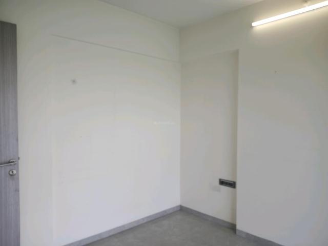 1 BHK Apartment in Sion for resale Mumbai. The reference number is 18718344