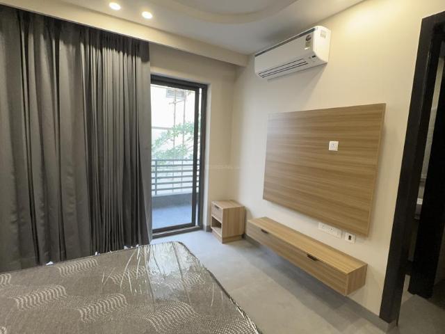 1 BHK Apartment in Sushant Lok Phase 1 for rent Gurgaon. The reference number is 20242697