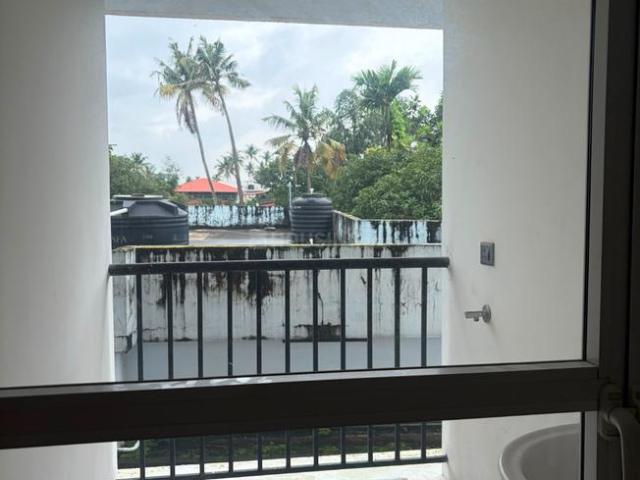 1 BHK Apartment in Palarivattom for resale Kochi. The reference number is 21009690