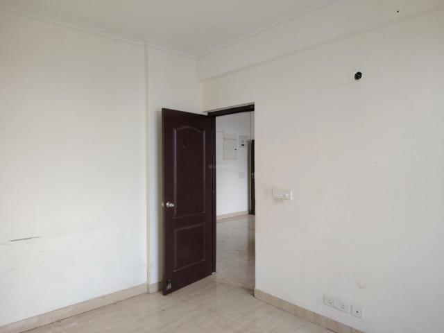 1 BHK Apartment in Phi II for resale Greater Noida. The reference number is 21116010