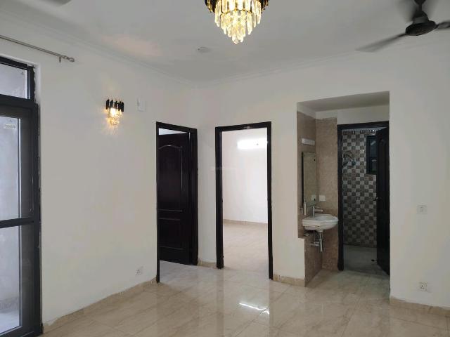 1 BHK Apartment in Phi II for resale Greater Noida. The reference number is 21270468