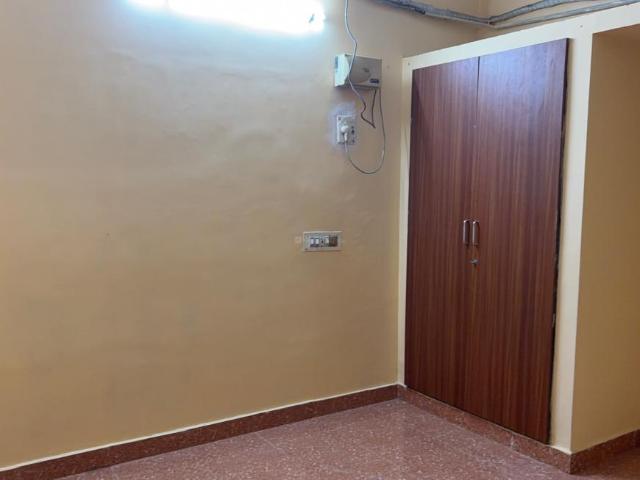 1 BHK Apartment in Royapettah for rent Chennai. The reference number is 20619481