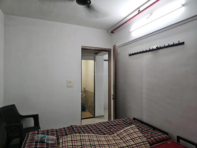 1 BHK Apartment in Worli for rent Mumbai. The reference number is 8156710