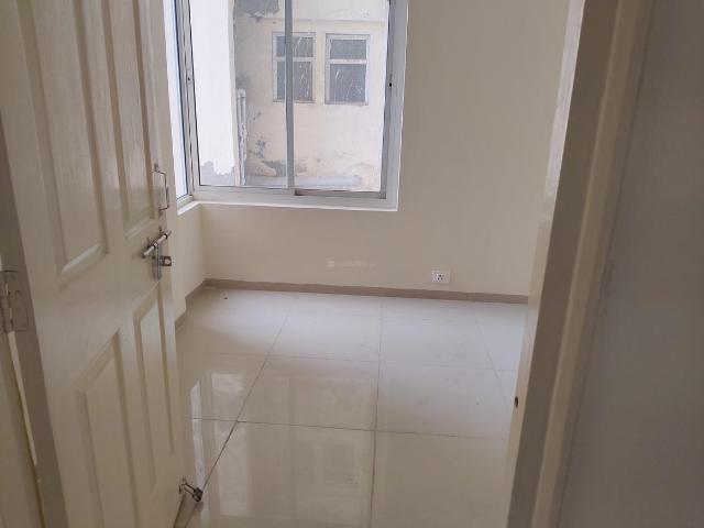 1 BHK Apartment in Wave City for rent Ghaziabad. The reference number is 18602688