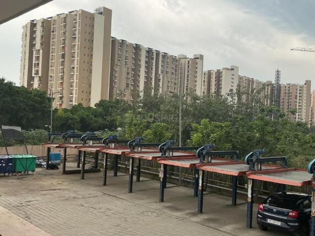 1 BHK Apartment in Wave City for resale Ghaziabad. The reference number is 21099502