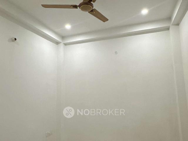 1 RK Flat for Rent In Patel Nagar
