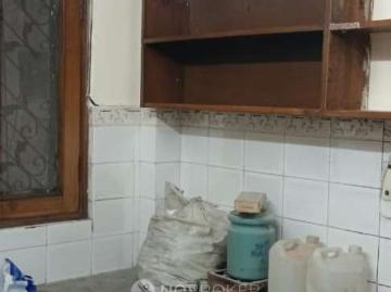 Flat to rent in Chander Nagar Ghaziabad - Parking