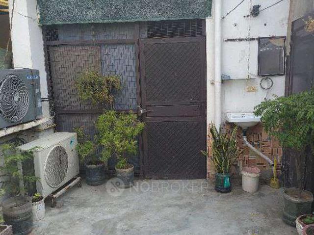 1 BHK Flat for Rent In Safdarjung Enclave