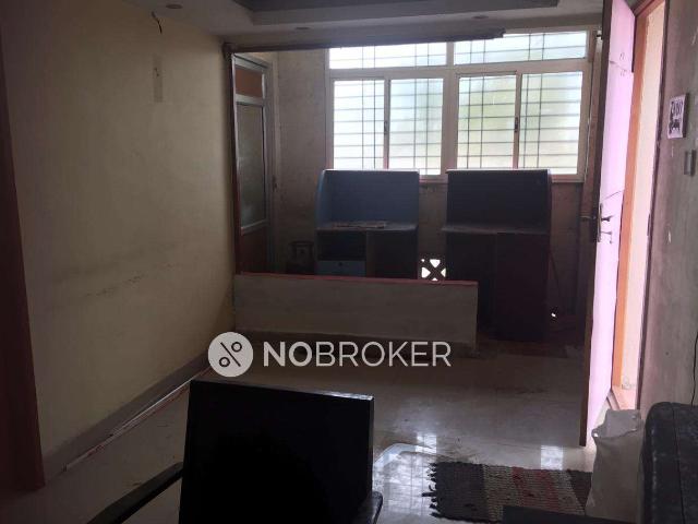1 BHK Flat In Muthuselvam Avenur for Rent In Pallikaranai
