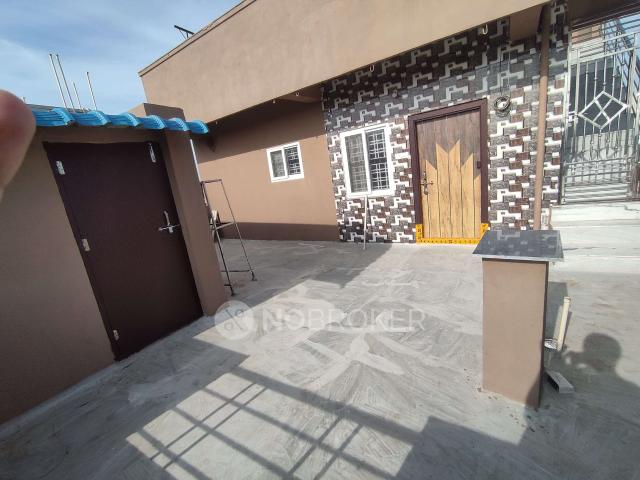 1 BHK Flat In Male Bachelors Only. Penthouse 1bhk With Extr