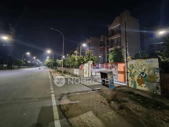 1 BHK Flat In Best View Apartments, Sector 99 For Sale In
