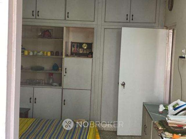 1 BHK Flat In Gayatri Apartments Banjara Hills for Rent In Banjara Hills