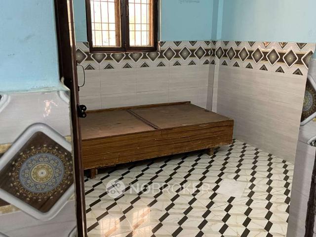 1 BHK Flat In Gnida Flats for Rent In Sector Mu 1