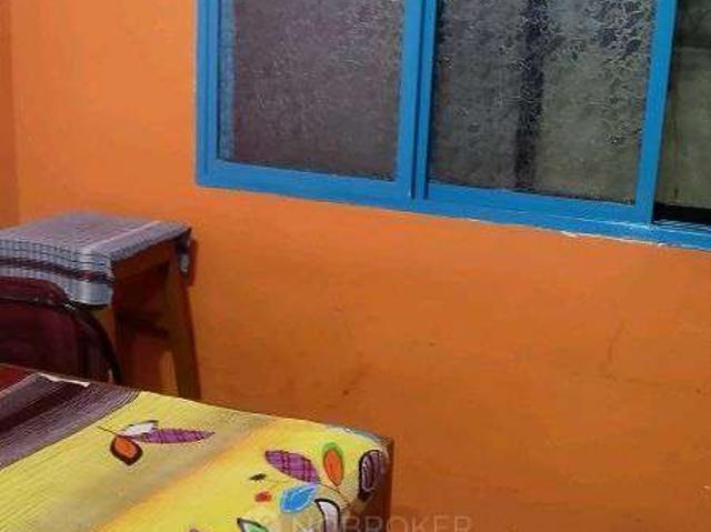 1 BHK Flat In Hakim Mamzil For Sale In Bandra East