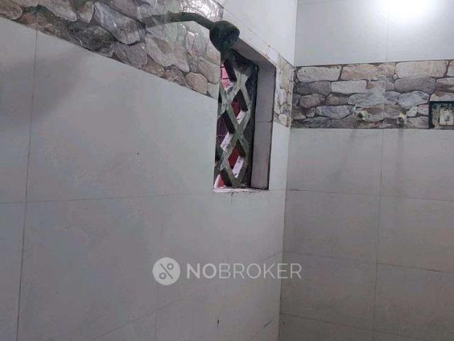 1 BHK Flat In Lal Building for Rent In Omicron