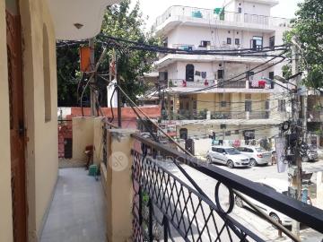 LIG Flats, Main Bawana Delhi Road - Parking