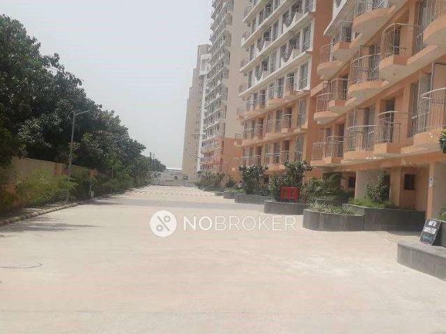 1 BHK Flat In Logix Blossoms Zest For Sale In Sector 143