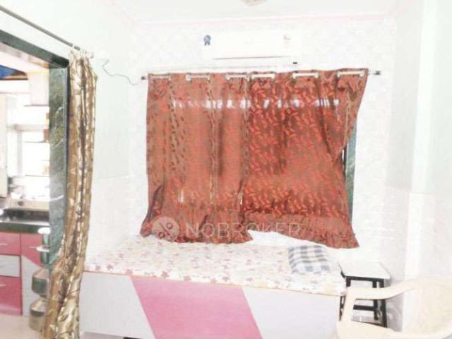 1 BHK Flat In Lotos Building for Rent In Ghatkopar East