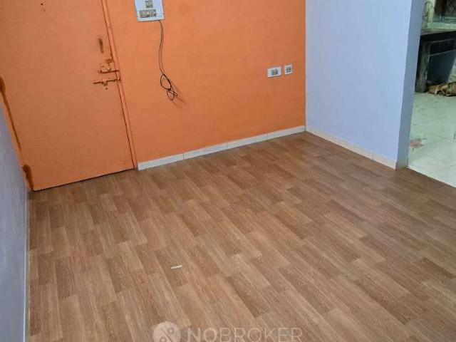 1 BHK Flat In Purushottam Plaza G B Road for Rent In Than