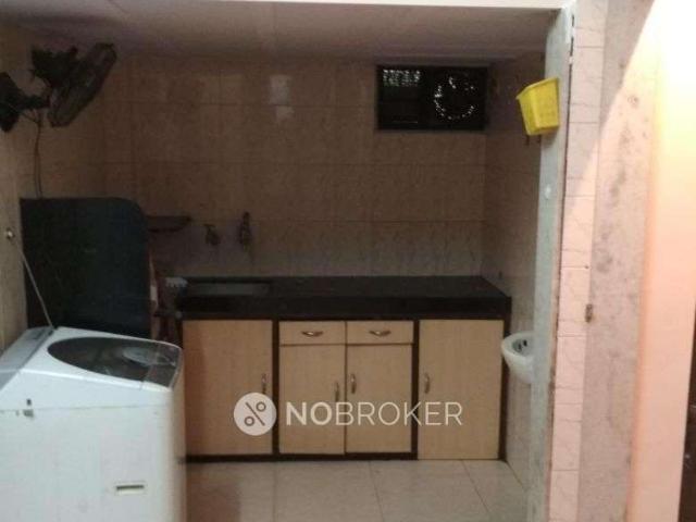 1 BHK Flat In Parijat Chs for Rent In Andheri West